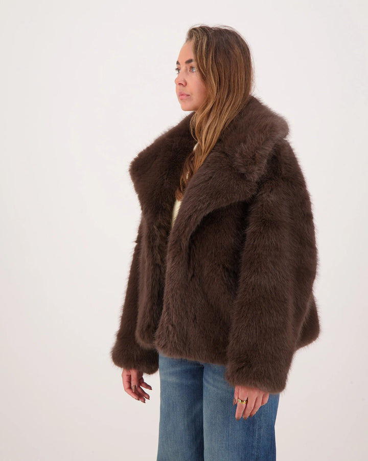 CHARLOTTE | Elegant Fur Coat
